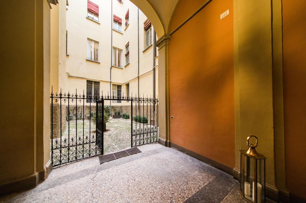 Lussuoso Appartamento Nel Cuore Di Болонья Экстерьер фото